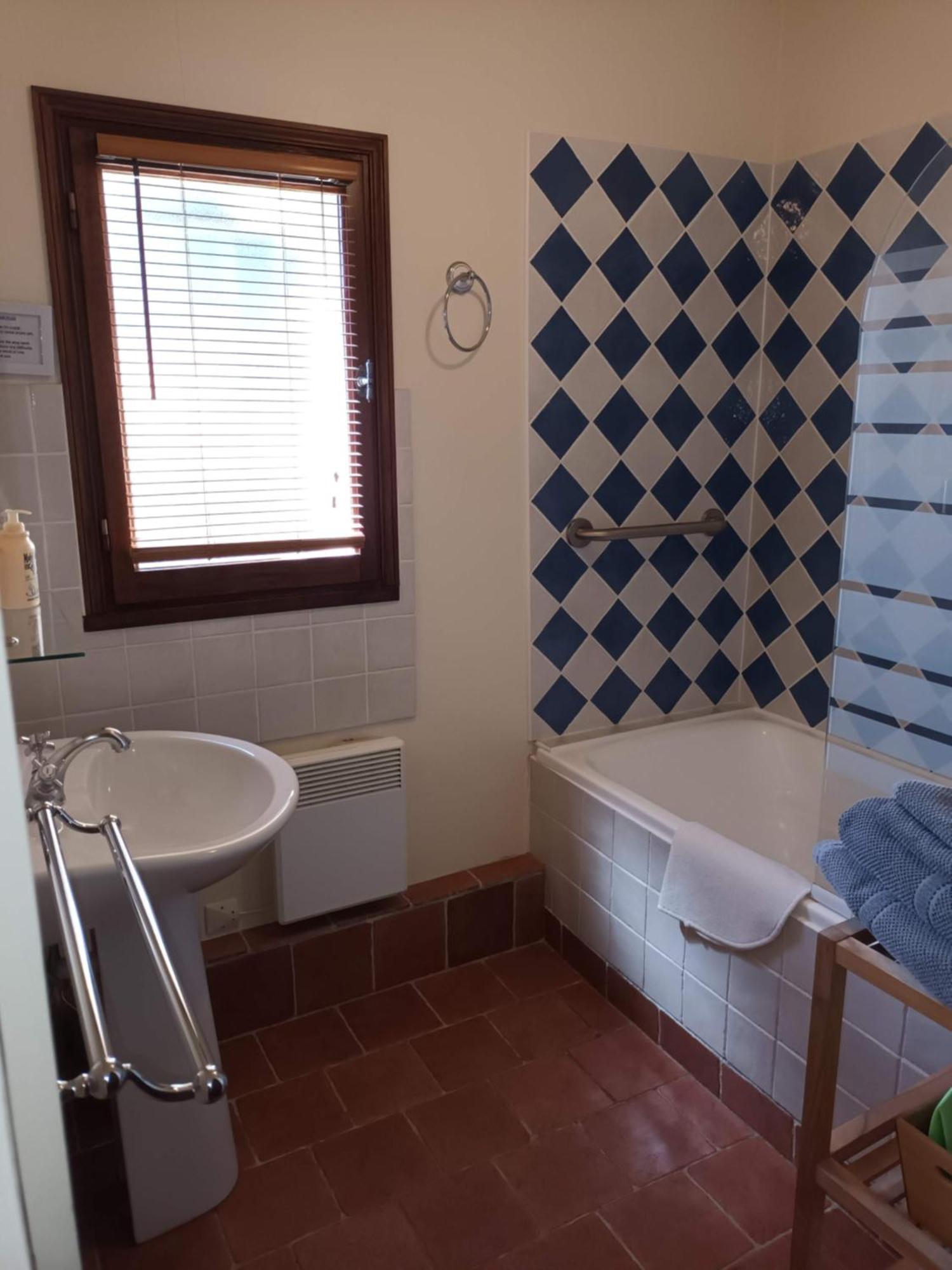 Le Logis Du Pressoir Self Catering Gites In Beautiful 18Th Century Estate In The Heart Of The Loire Valley With Heated Pool And Extensive Grounds. Les Bois-d'Anjou Habitación foto